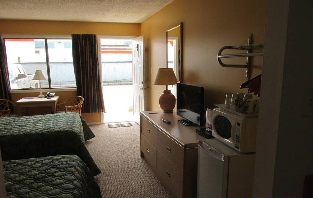 Westwood Motel 100 Mile House Extérieur photo
