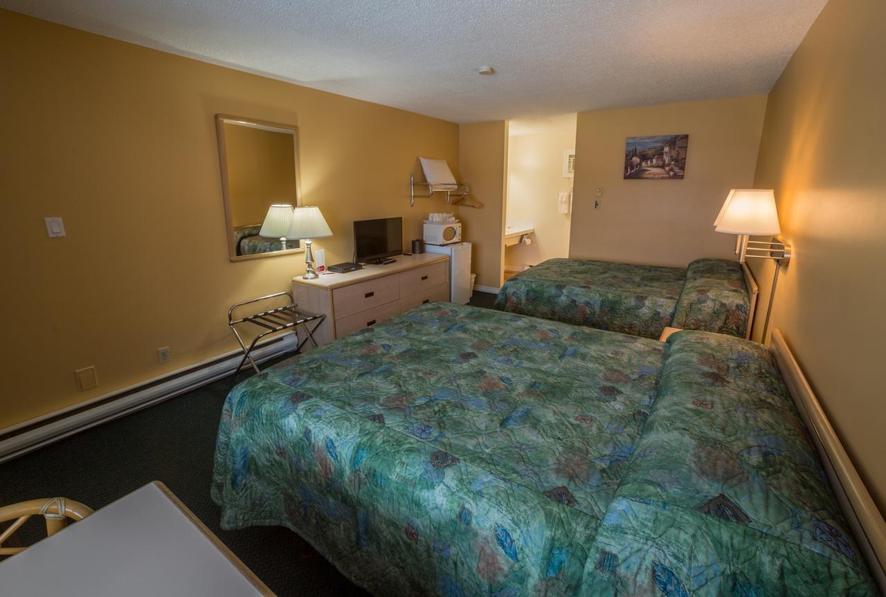 Westwood Motel 100 Mile House Extérieur photo
