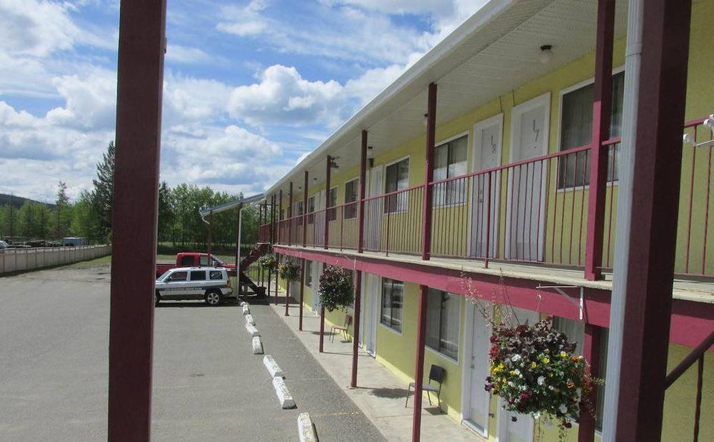 Westwood Motel 100 Mile House Extérieur photo