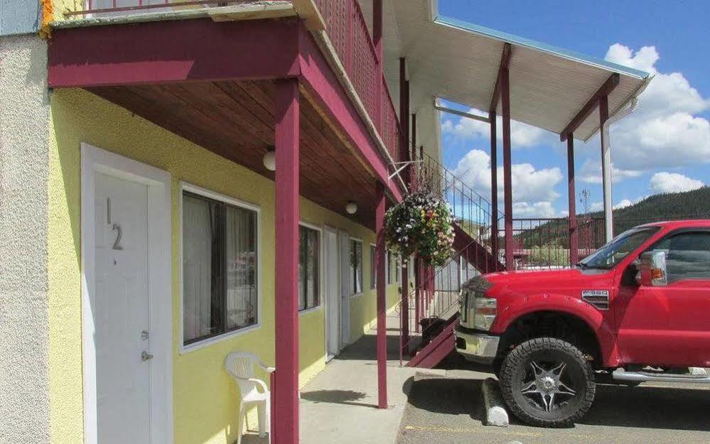 Westwood Motel 100 Mile House Extérieur photo