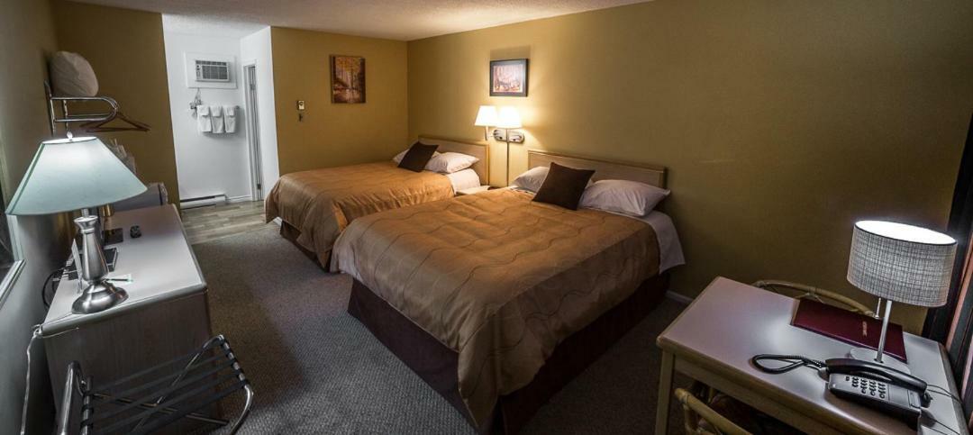 Westwood Motel 100 Mile House Extérieur photo