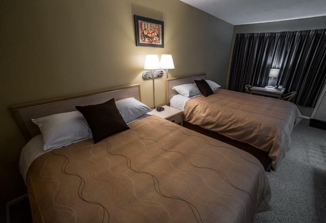 Westwood Motel 100 Mile House Extérieur photo